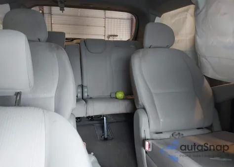 2020 Kia Sedona Lx z USA, uszkodzony, nr VIN KNDMB5C18L6618794